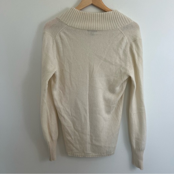 Cashmere Ivory V Neck Sweater Size Medium - Picture 7 of 9